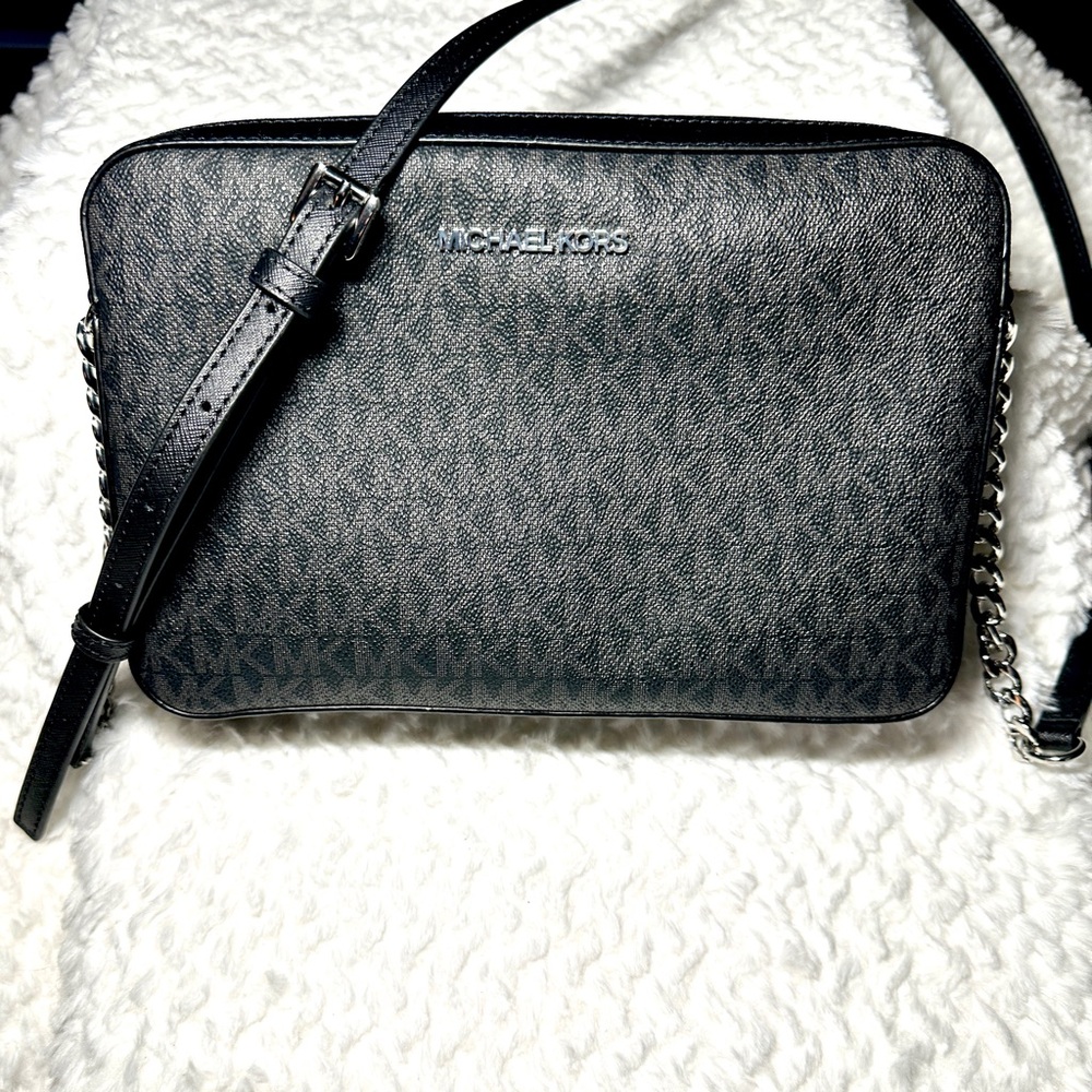 NWT Michael Kors Black Jet Set Large EW Crossbody Shoulder Bag